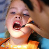 Зубы у ребенка могут пострадать от поцелуев!