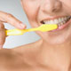 Чистка зубов: Спасает от менингита и провоцирует заболевание сердца
