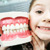 Как выбрать детскую зубную пасту и научить ребенка чистить зубы?