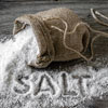 И вовсе не «белая смерть»! Как лечиться с помощью поваренной соли?